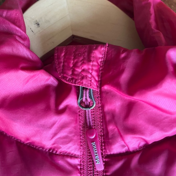 Marmot Women’s Pink 800 Fill XS Puffer Vest - Picture 4 of 15